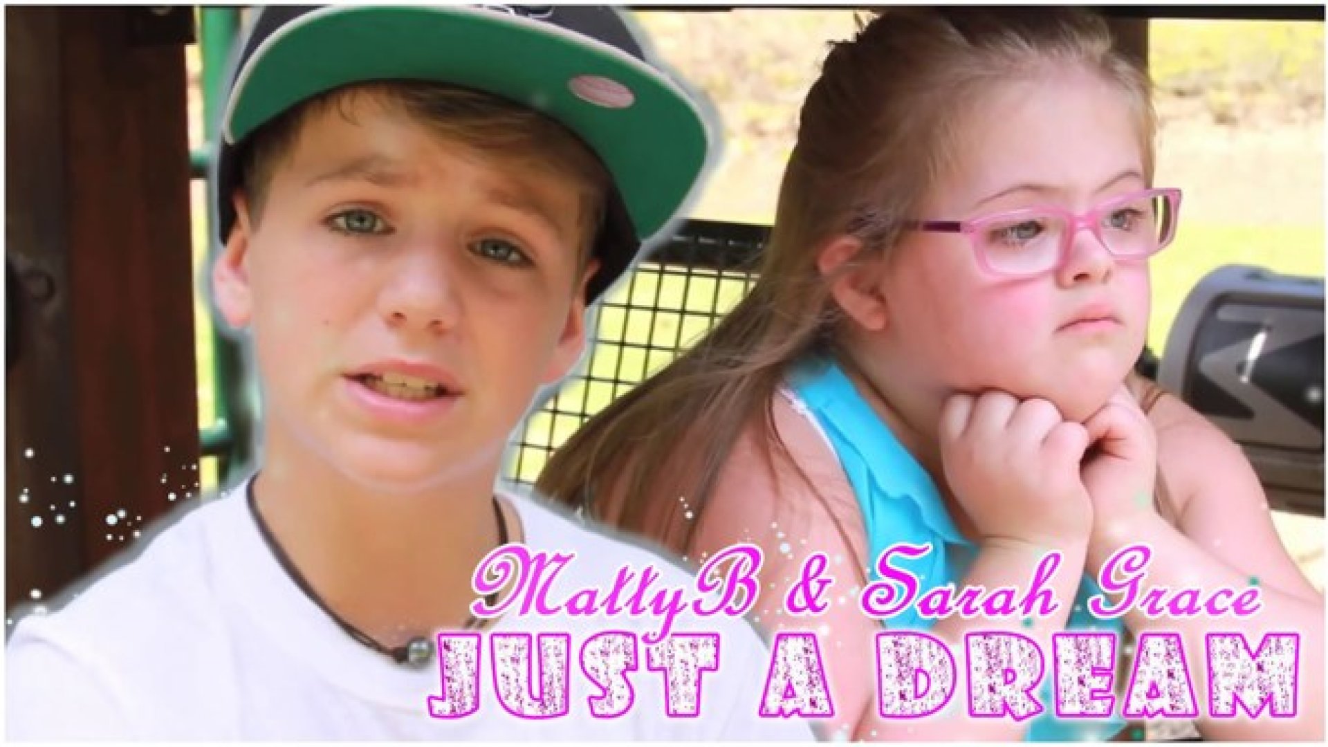 Így áll ki Down-szindrómás testvére mellett a 11 éves fiú