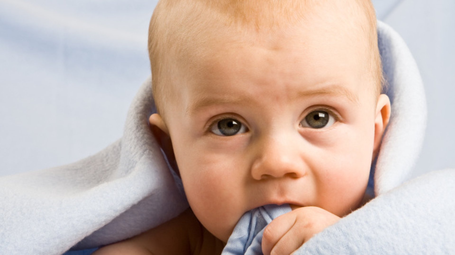 Ezek a baba fogzásának tipikus jelei és tünetei! Így enyhítsd őket!