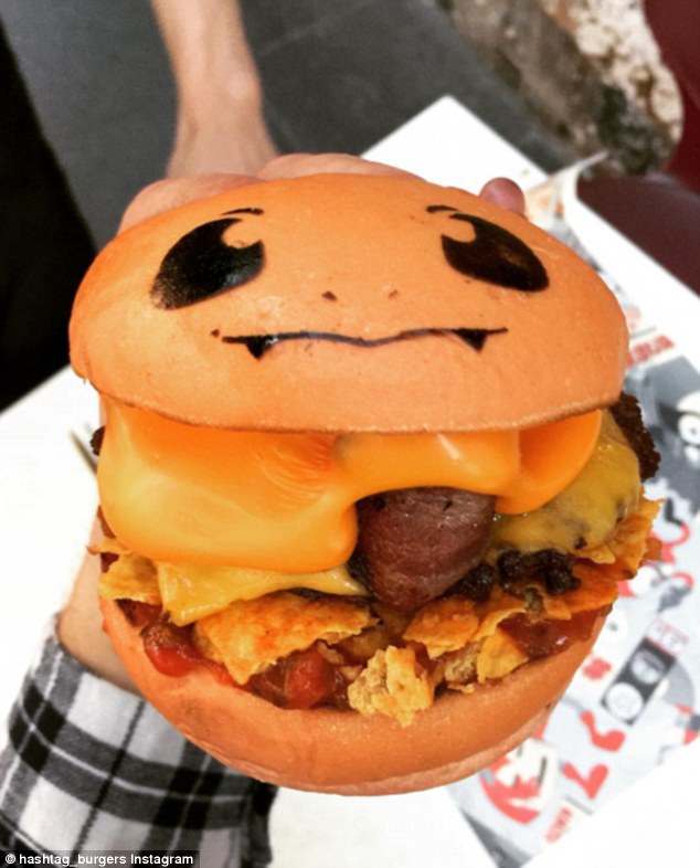 Pokemon őrület a gyorséttermekben! Furcsa hamburgerek limitált kiadásban! Te megennéd őket?