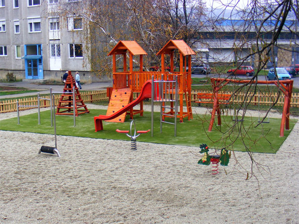 Játszótéren Játszótéren